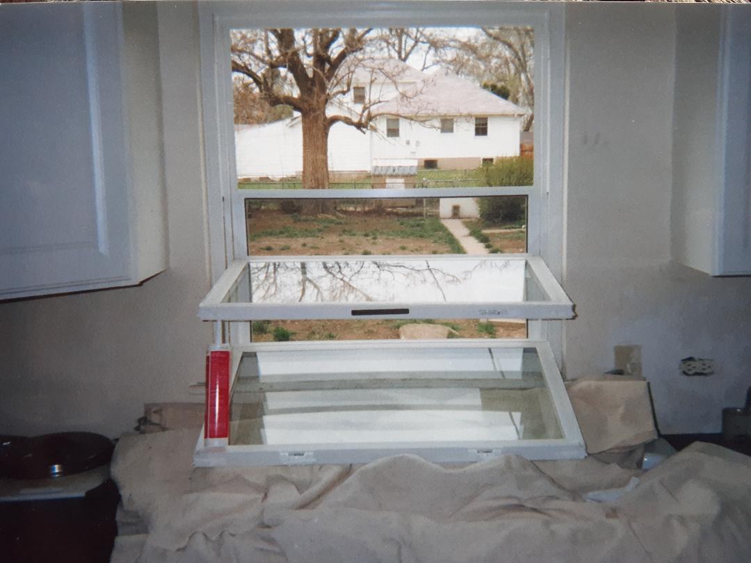 Simonton Vinyl window double hung with easy clean sash tilt in option